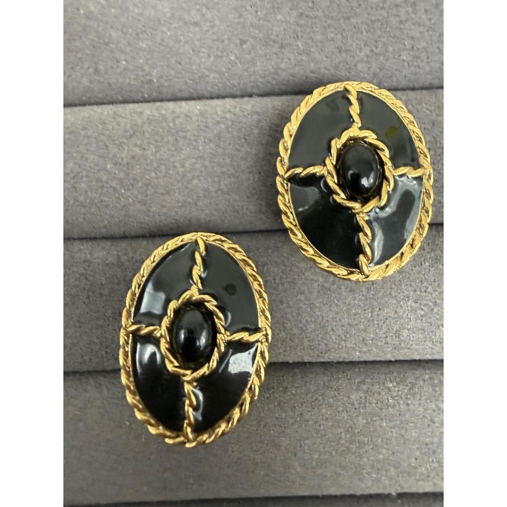 1928 Clip On Earrings Gold Tone‎ Black Cabochon Filigree Oval Victorian